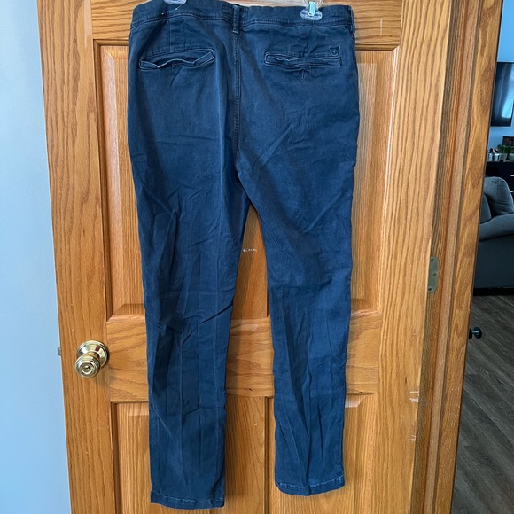 AE Men’s Jeans - Picture 2 of 5